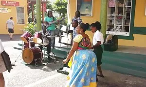 لەم نێوەندەدا سێکس ل ...